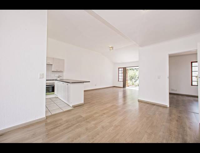 2 BEDROOM TOWNHOUSE FOR SALE IN BRYANSTON